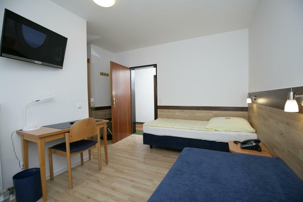Hotel Am Baronenwald ゲッピンゲン エクステリア 写真