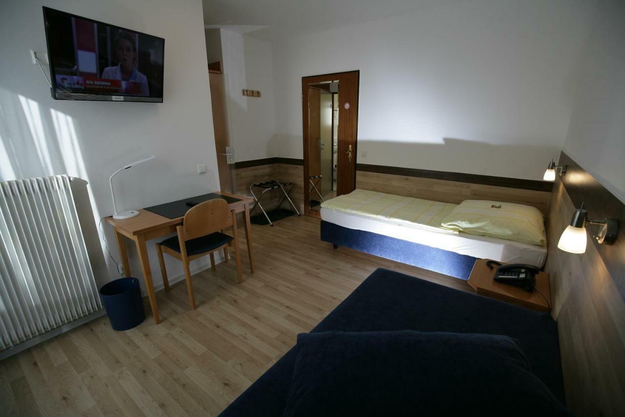 Hotel Am Baronenwald ゲッピンゲン エクステリア 写真