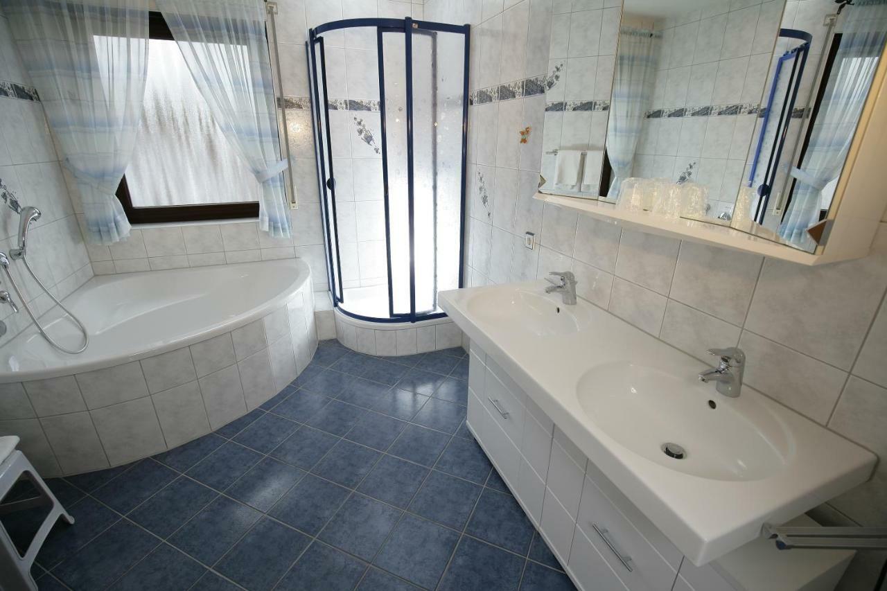 Hotel Am Baronenwald ゲッピンゲン エクステリア 写真