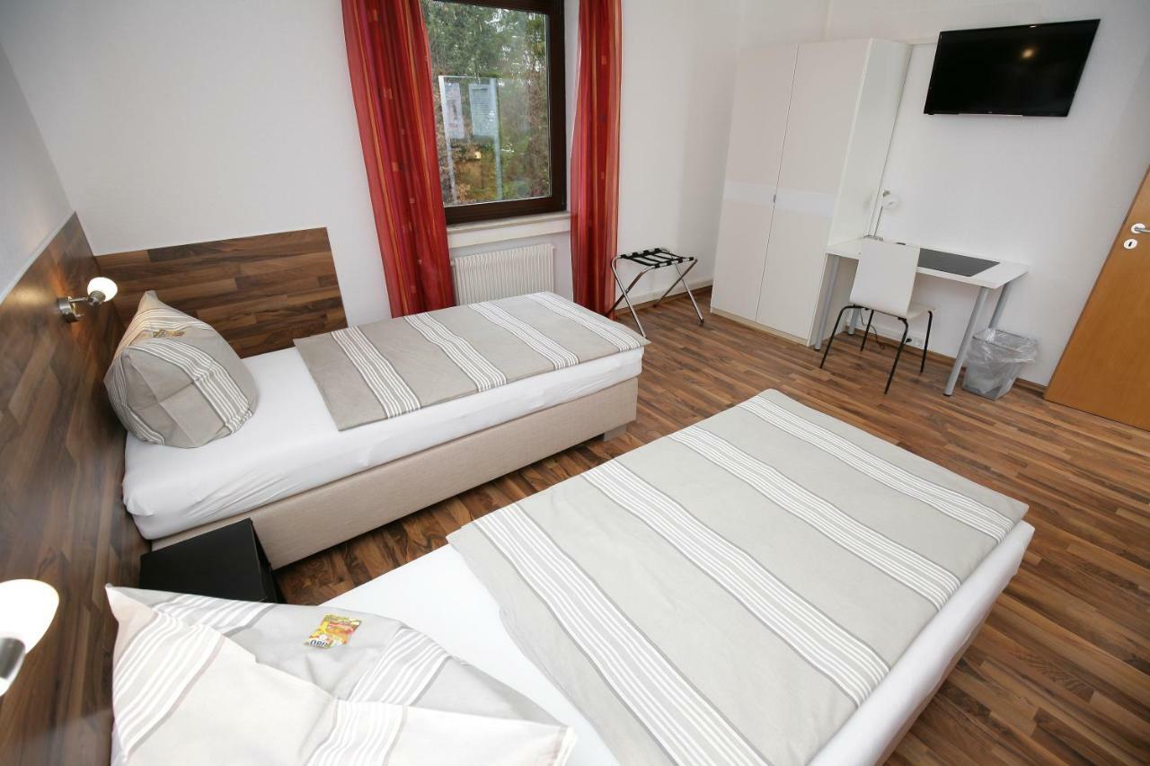 Hotel Am Baronenwald ゲッピンゲン エクステリア 写真